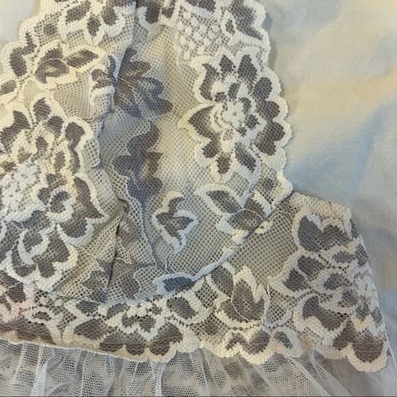 Victoria’s Secret Lace and Tulle Halter Chemise Size M - Picture 6 of 8